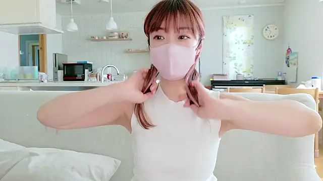 Snapshot of SUZU_1201 chatting on May 2026 01:35:02 AM SUZU 1201 online show from May 2026 01:35:02 AM