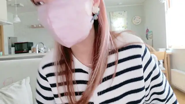 Snapshot of SUZU_1201 chatting on May 2026 01:16:01 AM SUZU 1201 online show from May 2026 01:16:01 AM