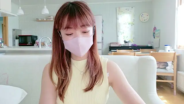 Snapshot of SUZU_1201 chatting on May 2026 12:40:02 AM SUZU 1201 online show from May 2026 12:40:02 AM