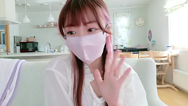 Snapshot of SUZU_1201 chatting on February 2026 01:39:01 AM SUZU 1201 online show from February 2026 01:39:01 AM