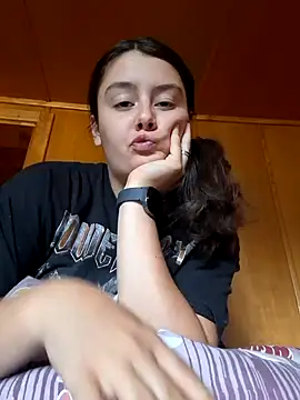 YoungLiisaxx online show from September 2025 12:01:02 PM