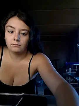 YoungLiisaxx online show from September 2025 05:36:01 AM