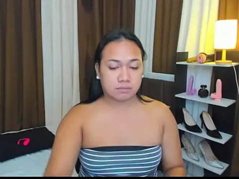 TsUncutKaren online show from October 2025 05:31:02 AM