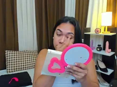 TsUncutKaren online show from October 2025 08:31:02 PM