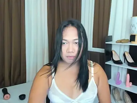 TsUncutKaren online show from September 2025 04:09:02 PM