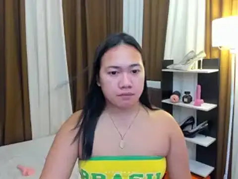 TsUncutKaren online show from December 2025 05:48:01 PM