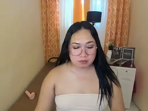 TsUncutKaren online show from April 2026 05:33:01 AM