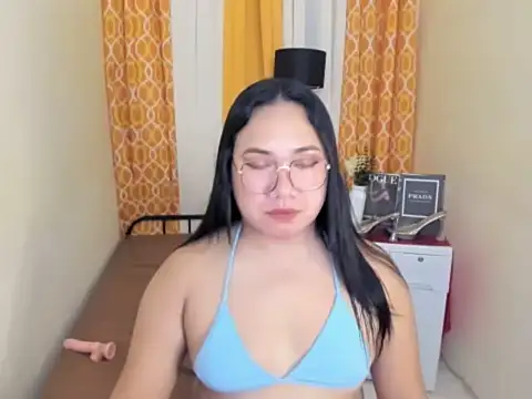 TsUncutKaren online show from April 2026 12:11:02 PM