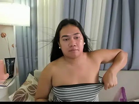 TsUncutKaren online show from November 2025 04:49:02 AM