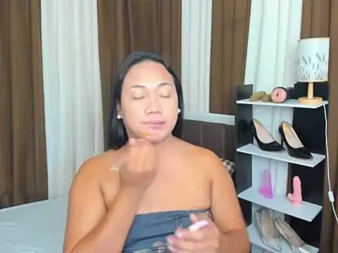 TsUncutKaren online show from September 2025 04:35:02 PM