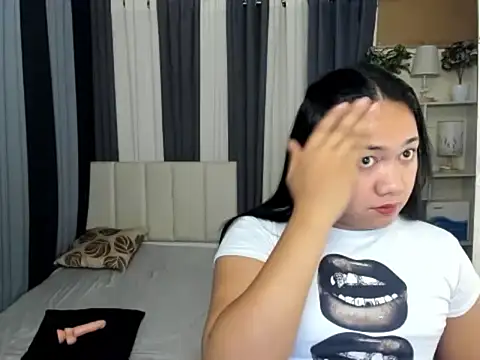 TsUncutKaren online show from February 2026 05:46:02 PM