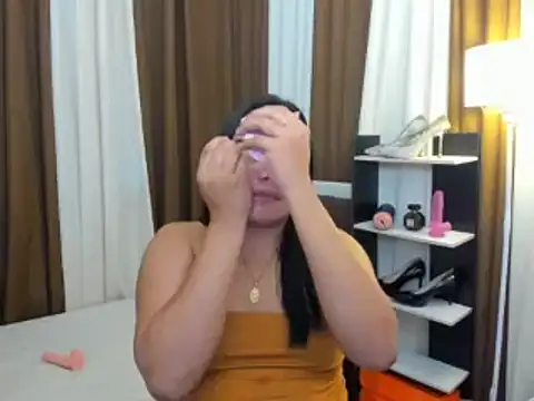 TsUncutKaren online show from December 2025 05:06:02 PM