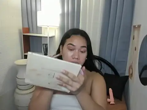 TsUncutKaren online show from November 2025 05:30:01 AM