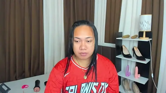 TsUncutKaren online show from September 2025 11:24:01 AM