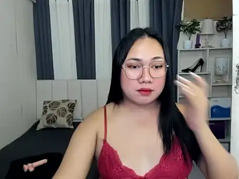 TsUncutKaren online show from February 2026 05:40:02 AM