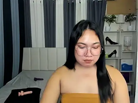 TsUncutKaren online show from March 2026 06:13:01 PM