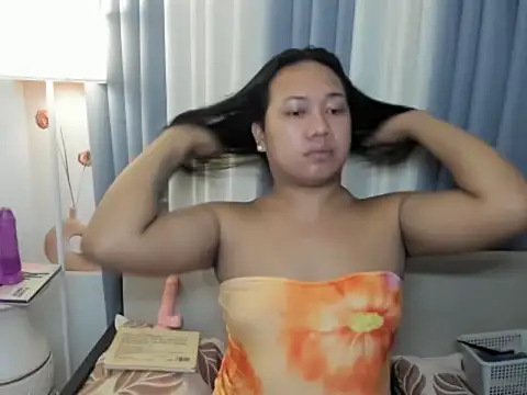 TsUncutKaren online show from November 2025 04:33:02 PM