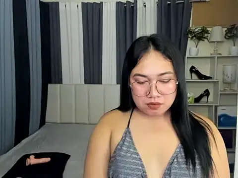 TsUncutKaren online show from March 2026 06:18:01 AM