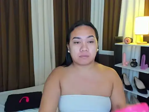 TsUncutKaren online show from October 2025 08:54:02 PM