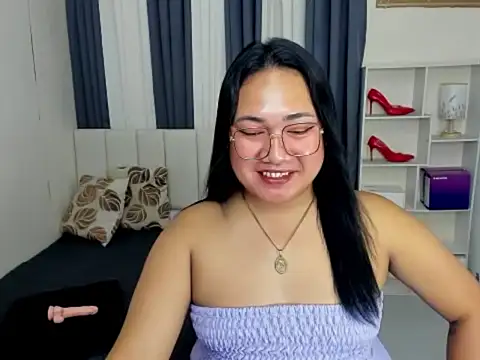 TsUncutKaren online show from January 2026 05:03:02 AM