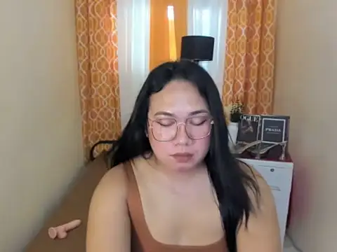 TsUncutKaren online show from April 2026 05:44:02 AM