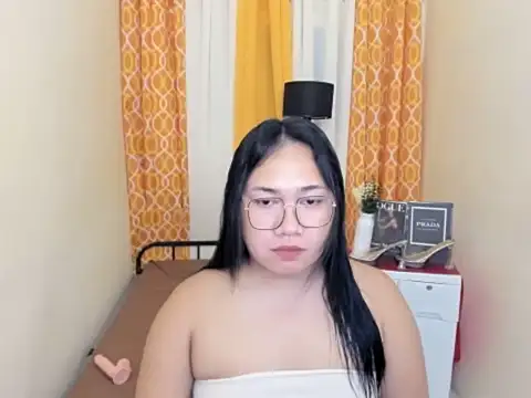 TsUncutKaren online show from April 2026 02:29:02 PM