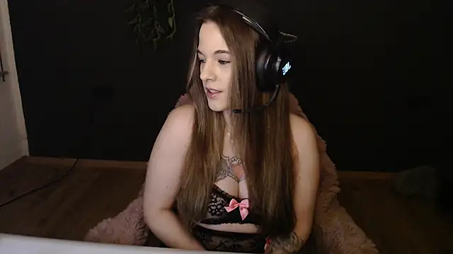 Luna Lynn online show from December 2025 04:55:02 PM