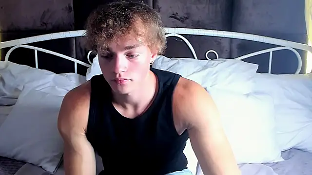 ChaseMuscular online show from October 2025 10:38:01 AM
