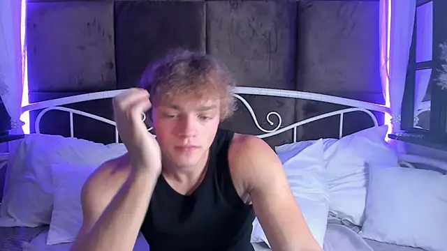 ChaseMuscular online show from October 2025 03:47:02 PM