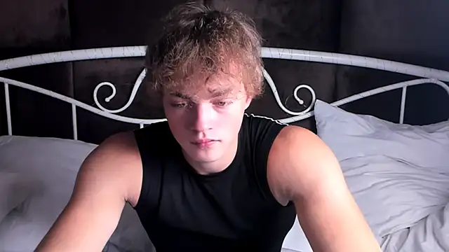ChaseMuscular online show from September 2025 10:32:02 AM