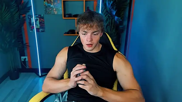 ChaseMuscular online show from September 2025 10:31:01 AM