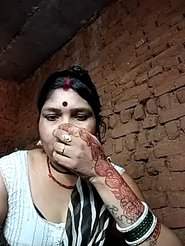 Priya tyagi online show from October 2025 06:47:02 AM