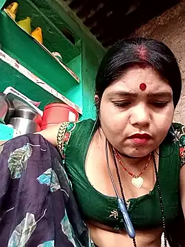 Priya tyagi online show from October 2025 09:45:01 AM