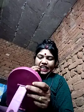 Priya tyagi online show from September 2025 08:27:02 PM