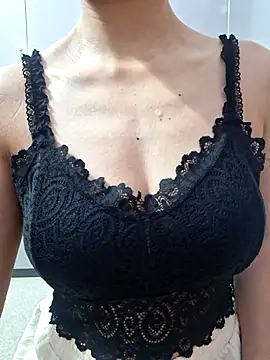 Mlemmz online show from April 2026 11:07:02 PM