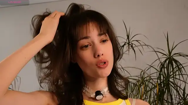 Snapshot of ttragedienne chatting on October 2025 02:18:01 PM ttragedienne online show from October 2025 02:18:01 PM