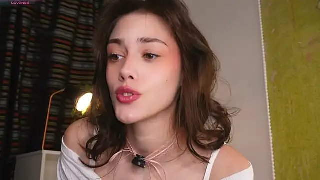 ttragedienne online show from November 2025 01:52:02 AM