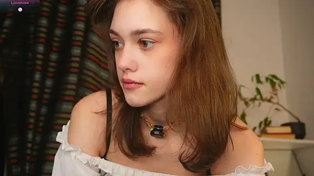 ttragedienne online show from December 2025 01:50:01 AM