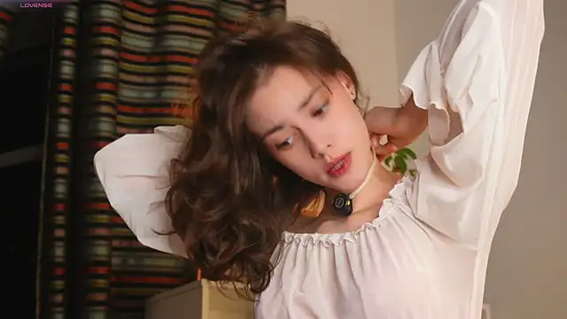 ttragedienne online show from November 2025 01:26:01 PM