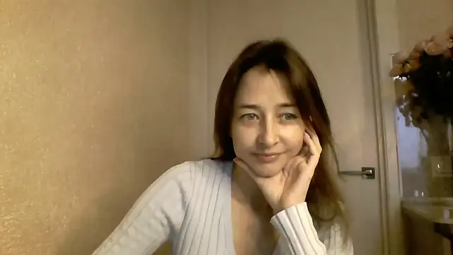 Avenique online show from October 2025 01:43:02 PM