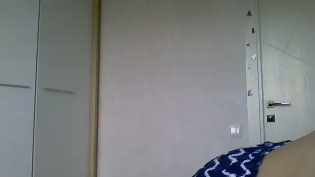 Avenique online show from October 2025 12:18:01 PM
