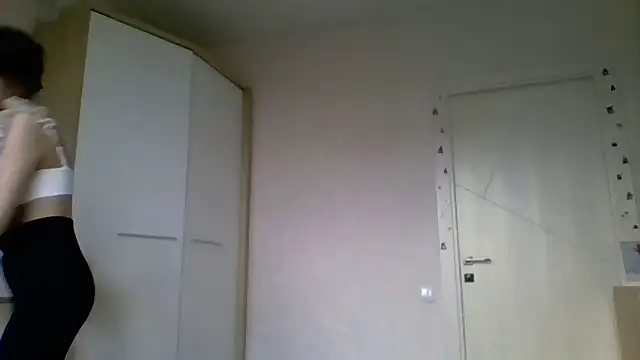 Avenique online show from October 2025 02:29:02 PM