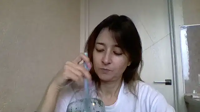 Avenique online show from October 2025 09:56:02 AM