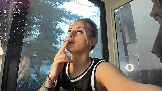 Ella Vee online show from February 2026 06:02:01 AM