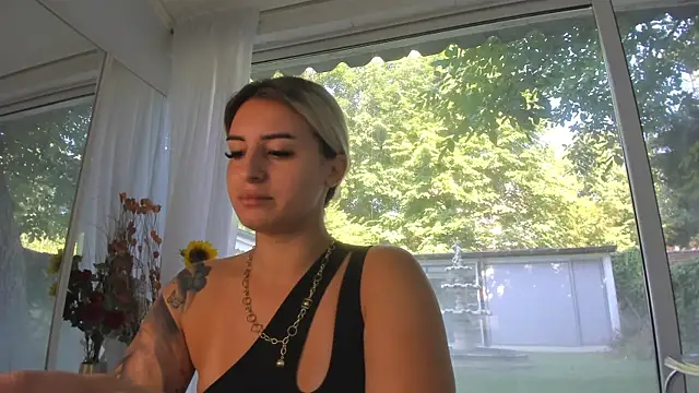 Ella Vee online show from July 2026 06:24:02 AM