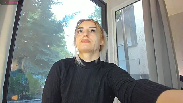 Ella Vee online show from October 2025 04:25:02 AM