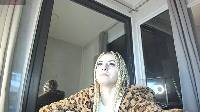 Ella Vee online show from October 2025 04:02:02 AM