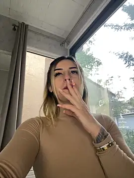 Ella Vee online show from September 2025 05:36:02 AM