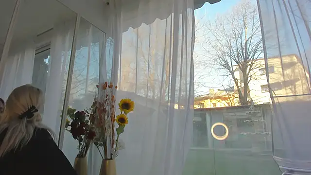 Ella Vee online show from March 2026 06:28:02 AM