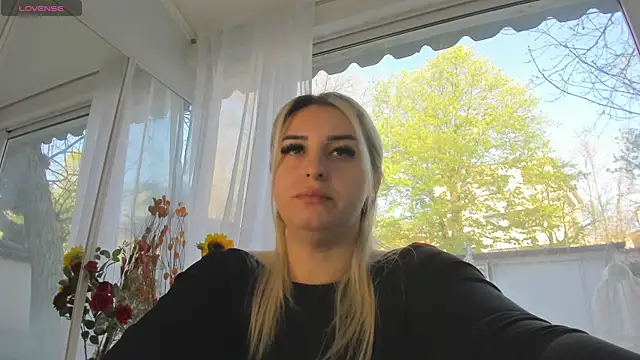 Ella Vee online show from April 2026 05:30:01 AM